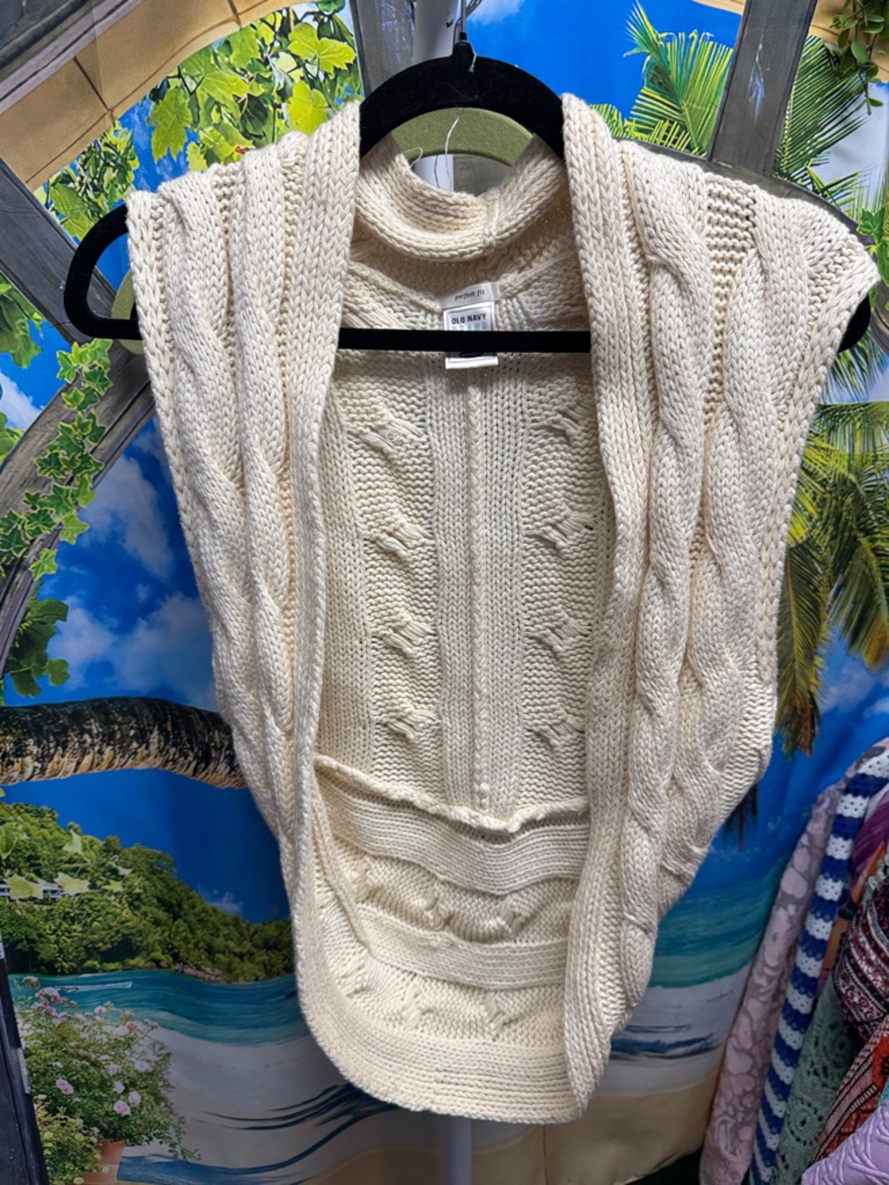Old Navy Cream Cable-Knit Women's Sweater Vest Shrug